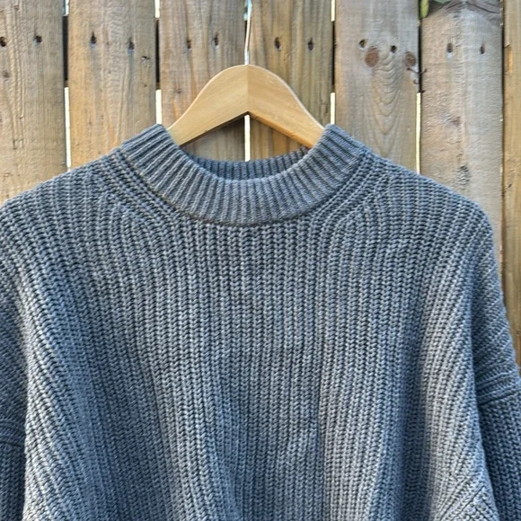 Everlane the cocoon Crew Neck organic cotton Sweater - Picture 2 of 6